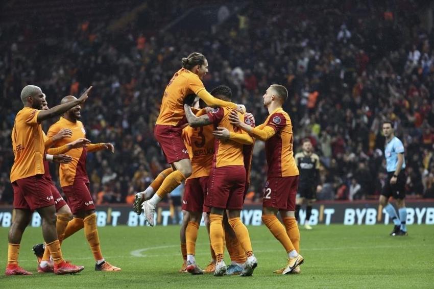 Tümer Metin Fatih Terim'i topa tuttu! 'Ömer Bayram bu takımda sağ bek oynadı'