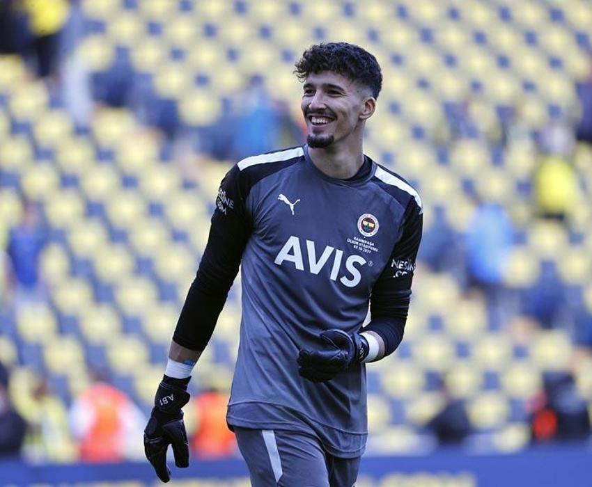 Su şişesi gizemi ortaya çıktı! Yazılanlar şok etti! Altay Bayındır meğer...