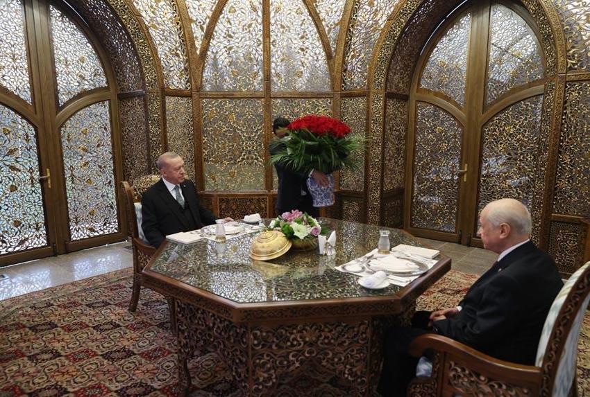 Cumhurbaşkanı Erdoğan ile MHP lideri Bahçeli iftarda bir araya geldi