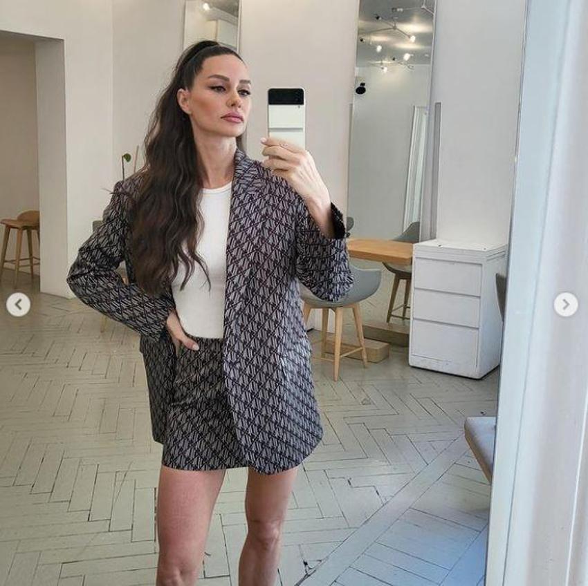 Yasemin Özilhan paylaşımıyla dikkat çekti! Stiline yorum yağdı...