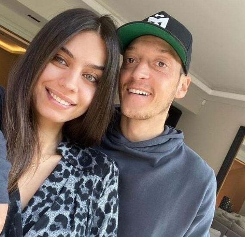 Amine Gülşe ve Mesut Özil'den müjde! İkinci bebeğine hamile...