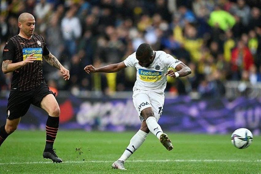 Daha 15 yaşında ama Manchester City onun için ölüp bitiyor! Ali Koç'a sürpriz teklif