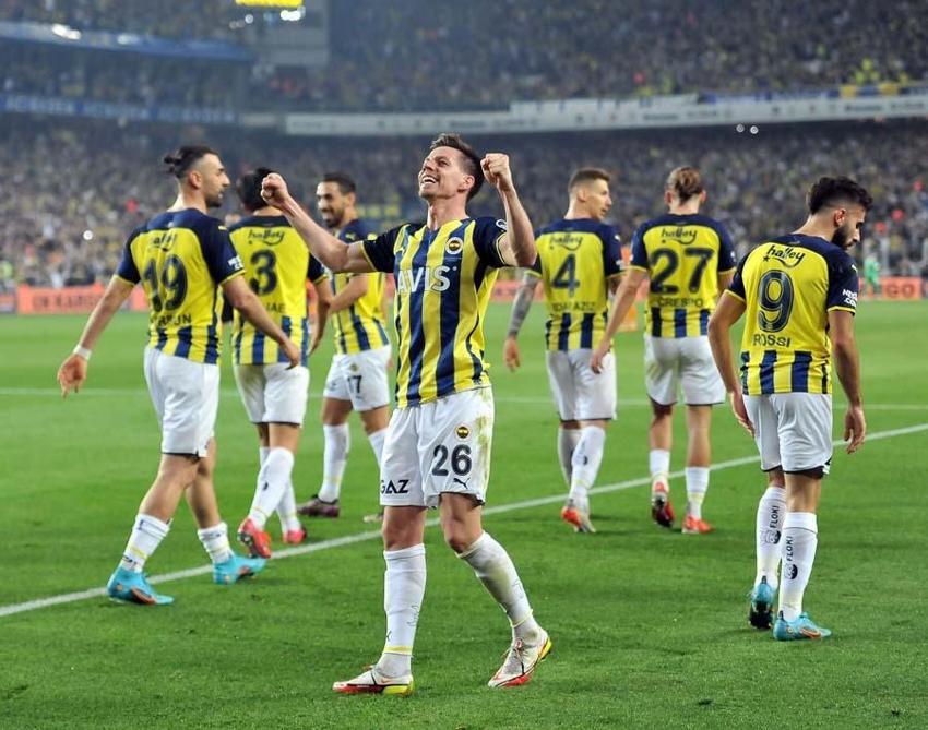 Fenerbahçe'den dev transfer hamlesi! Süper Lig’in yıldızlarını tek tek alacak... Müthiş liste ortaya çıktı: Tam 12 futbolcu...