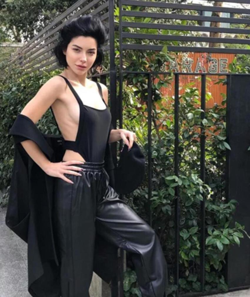  Merve Boluğur sütyenli kombiniyle büyüledi! 'Gözlerim yandı'