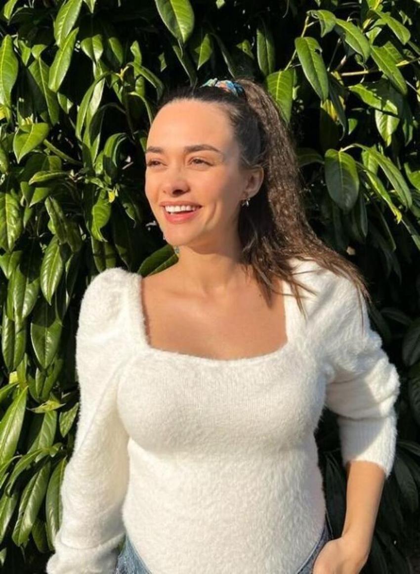 Hande Soral'dan karnı burnunda yeni poz! Bensu Soral kayıtsız kalamadı ve... 