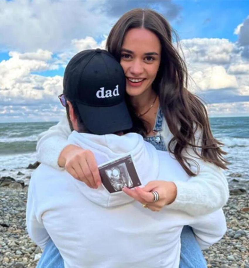 Hande Soral'dan karnı burnunda yeni poz! Bensu Soral kayıtsız kalamadı ve... 
