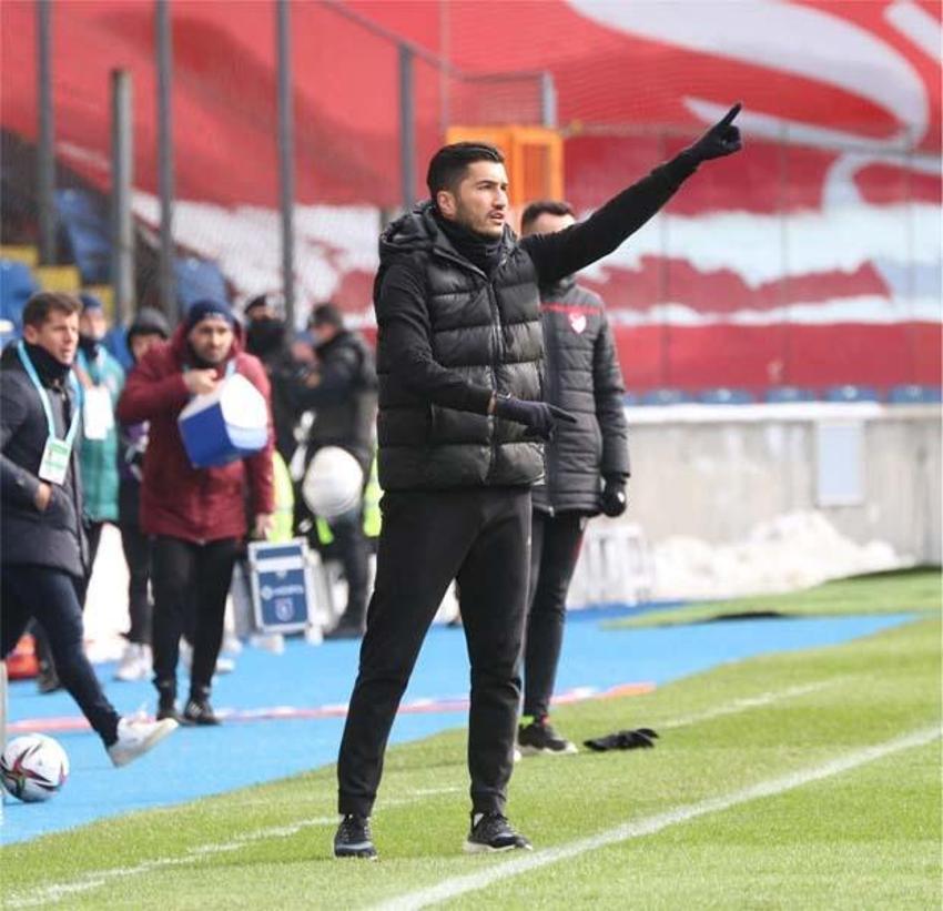G.Saray'da 4 yılda 15 m.euro kazandı Başakşehir'e bedavaya imza atmak için yola çıktı