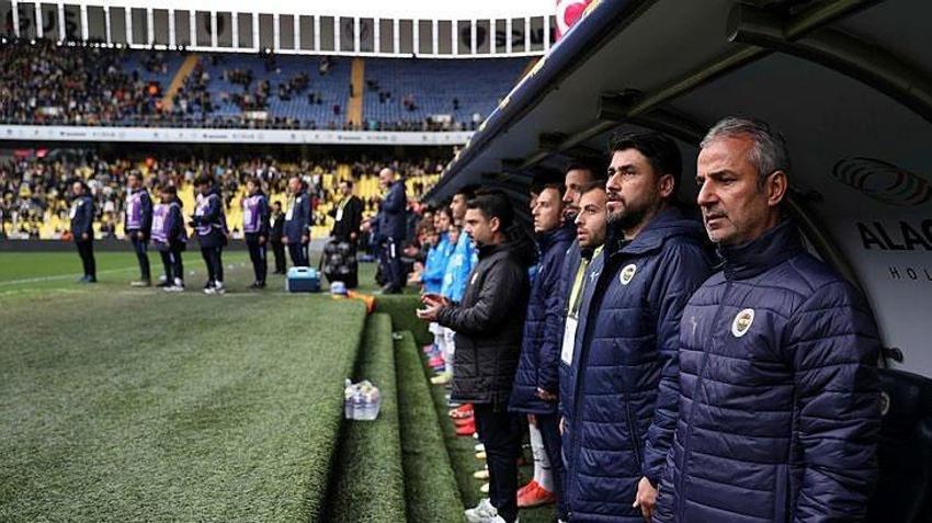 Soyunma odasında konuştular! Dünyaca ünlü forvetin ismini açıkladı! 'Bas imza parasını al başkan'