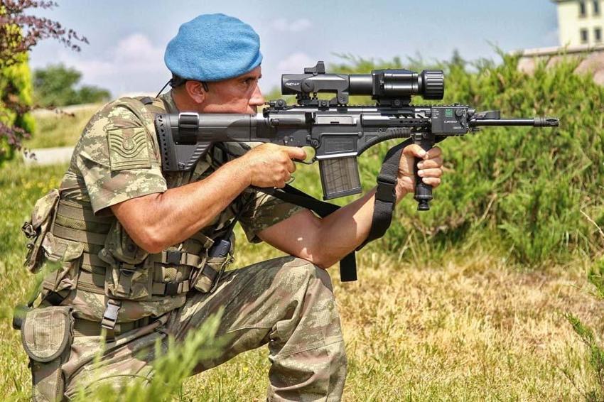 Türkiye'nin yeni gücü görev başında! Milli radar KALKAN 100 hedefi aynı anda tespit ediyor...