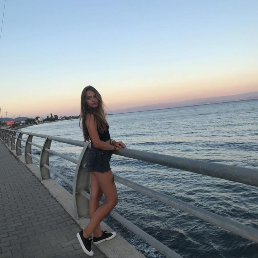 Ünlü iş insanının kızı Öykü Koçali son yolculuğuna uğurlandı