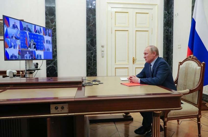 Rusya Devlet Başkanı Vladimir Putin’den ‘Hasta değilim’ pozu! 24 saat içinde iki ayrı görüntü...