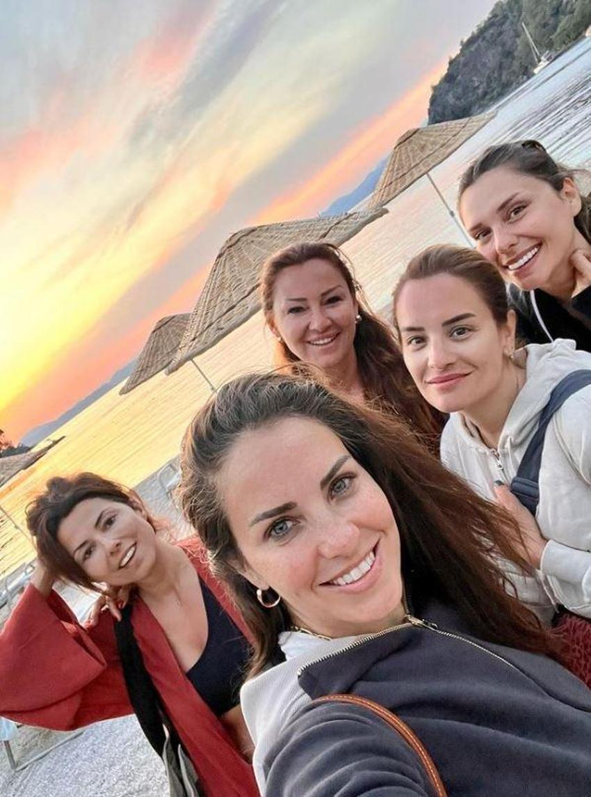 Pınar Altuğ'un paylaşımını gören, alkışlamadan edemedi! Fiziğiyle hayran bıraktı...