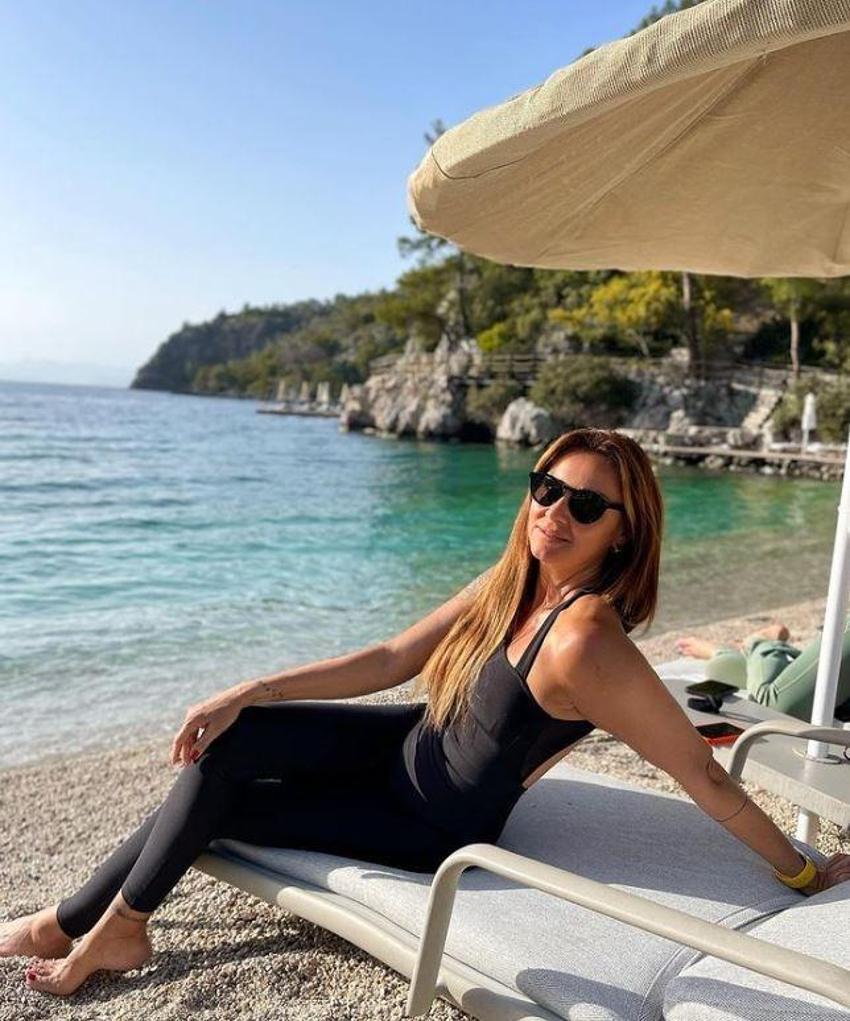 Pınar Altuğ'un paylaşımını gören, alkışlamadan edemedi! Fiziğiyle hayran bıraktı...