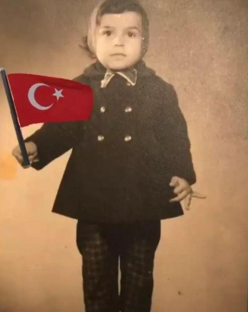 Ünlü isimlerin 23 Nisan Ulusal Egemenlik ve Çocuk Bayramı paylaşımları