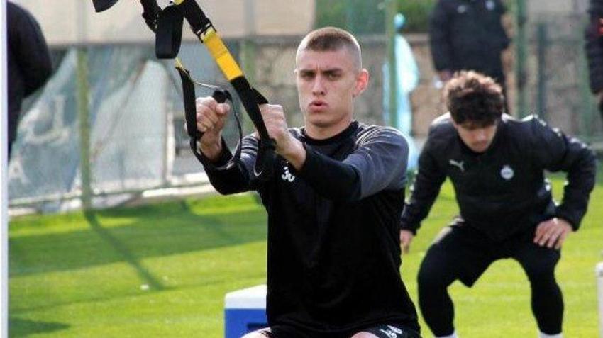 Terim onun için Florya'da malzemecilik bile yapar demişti! Tecrübeli oyuncuya güle güle