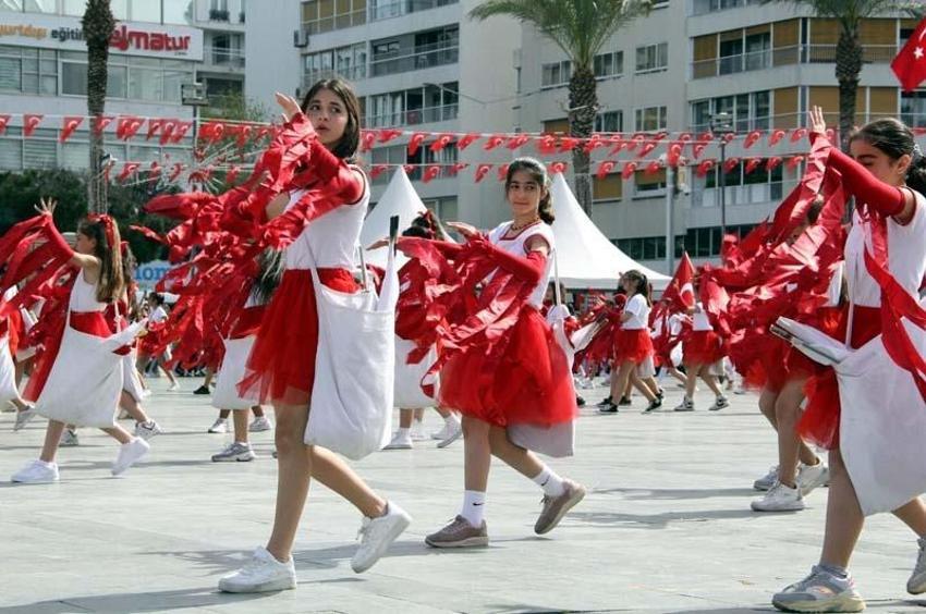 23 Nisan Ulusal Egemenlik ve Çocuk Bayramı tüm Türkiye’de coşkuyla kutlandı