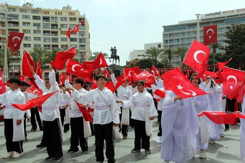 23 Nisan Ulusal Egemenlik ve Çocuk Bayramı tüm Türkiye’de coşkuyla kutlandı