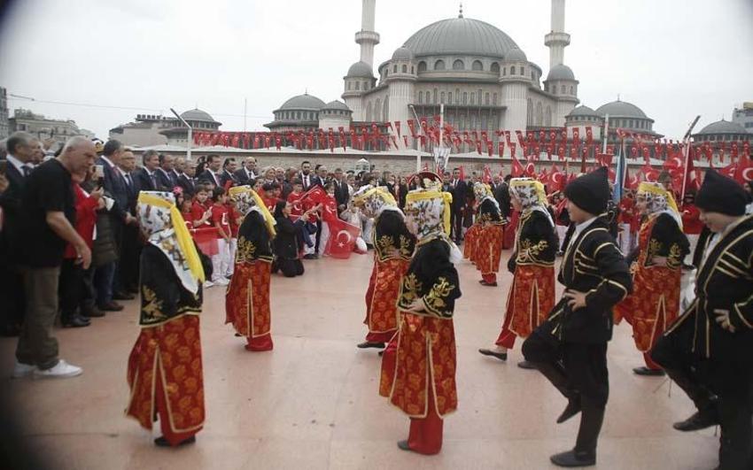 23 Nisan Ulusal Egemenlik ve Çocuk Bayramı tüm Türkiye’de coşkuyla kutlandı