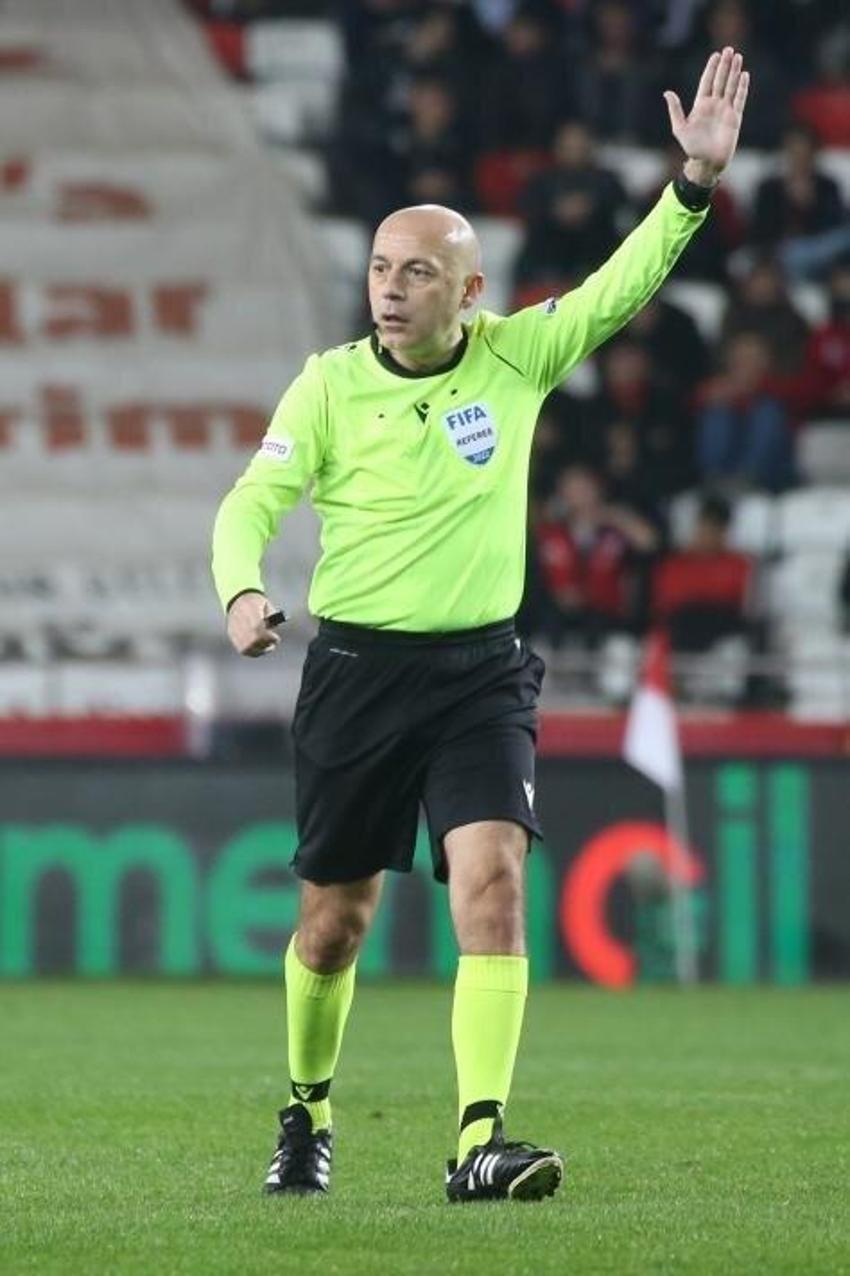 Cüneyt Çakır skandalı! Atadılar ama ortada yardımcıları yok!
