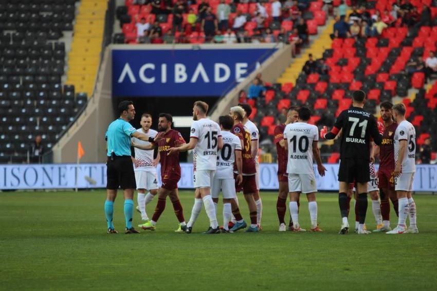 Süper Lig'de yıllarca konuşulacak olay! Tarihi anlar, rakibin gol atmasına izin verdiler, küme düştüler
