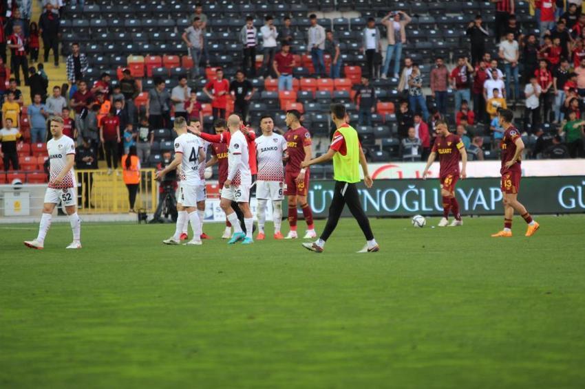 Süper Lig'de yıllarca konuşulacak olay! Tarihi anlar, rakibin gol atmasına izin verdiler, küme düştüler