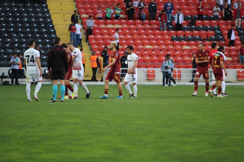 Süper Lig'de yıllarca konuşulacak olay! Tarihi anlar, rakibin gol atmasına izin verdiler, küme düştüler