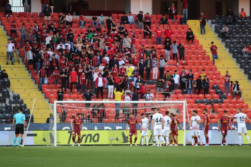 Süper Lig'de yıllarca konuşulacak olay! Tarihi anlar, rakibin gol atmasına izin verdiler, küme düştüler