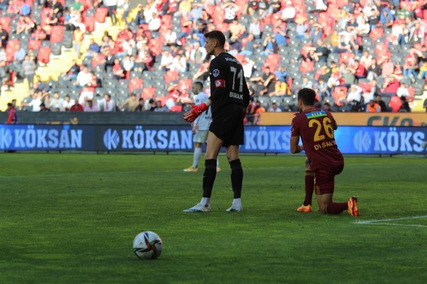 Süper Lig'de yıllarca konuşulacak olay! Tarihi anlar, rakibin gol atmasına izin verdiler, küme düştüler