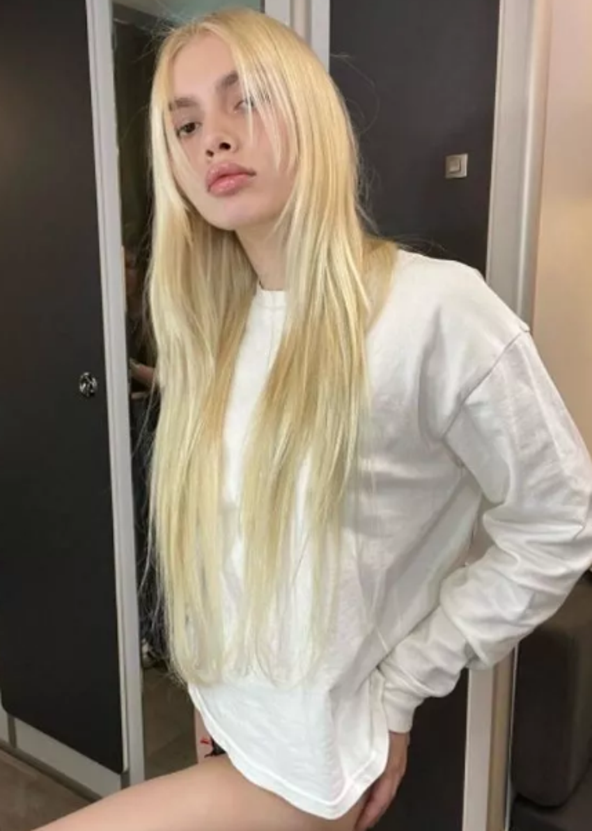 Aleyna Tilki, 23 Nisan'ı iç çamaşırlı pozuyla kutlayınca tepki yağdı!