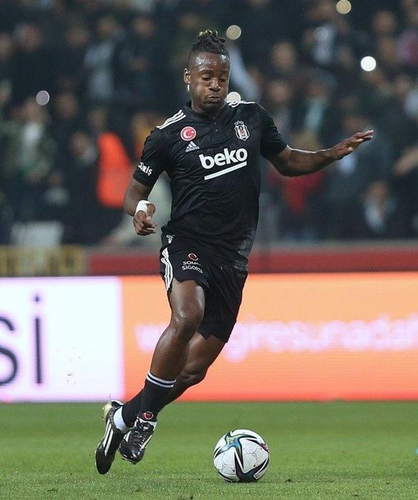 Efsane kaleci açıkladı! Sezon sonunda Beşiktaş'tan ayrılıp Premier Lig'e gidecek