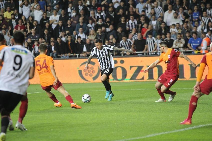 Altay-Galatasaray maçına damga vurdu! Ne yaptın sen Gomis, isyan ettiler! Torrent'ten bomba hamle, Kerem Aktürkoğlu ve Arda Turan...