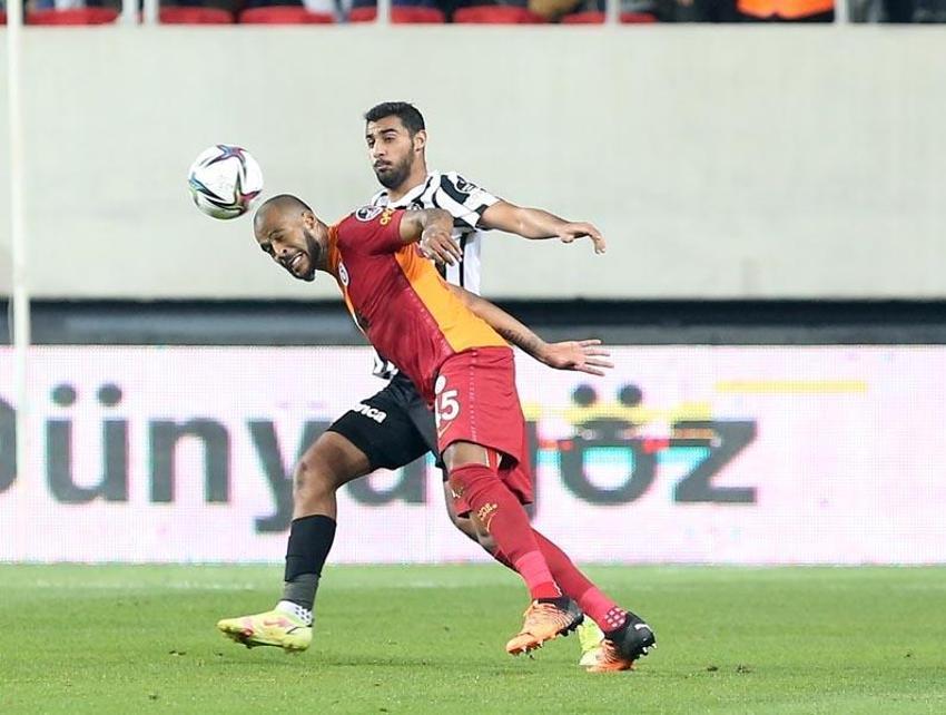 Torrent onu soyunma odasından kovmuştu! Pes dedirtti! 'Hiç mi hazır olmazsın be çocuk?'