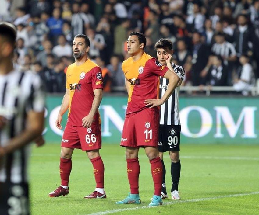 Torrent onu soyunma odasından kovmuştu! Pes dedirtti! 'Hiç mi hazır olmazsın be çocuk?'