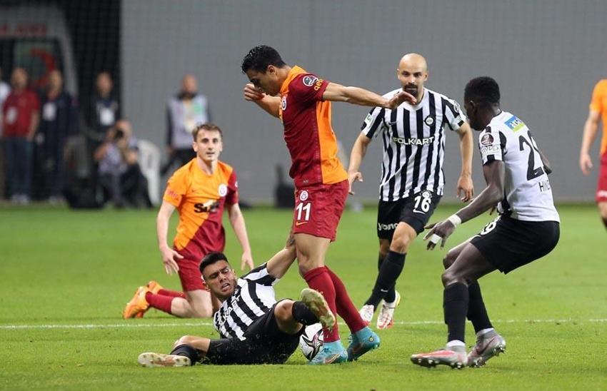 Torrent onu soyunma odasından kovmuştu! Pes dedirtti! 'Hiç mi hazır olmazsın be çocuk?'