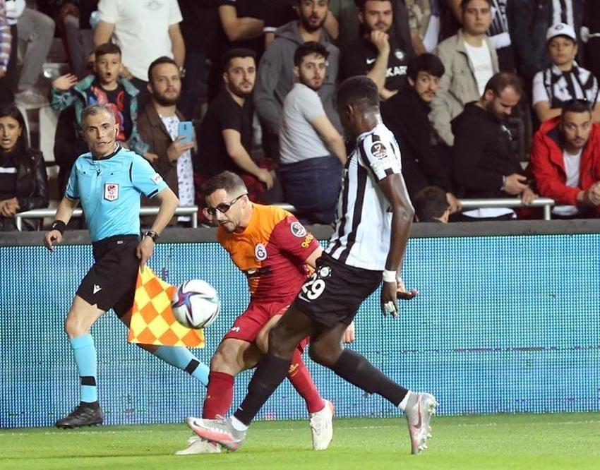 Torrent onu soyunma odasından kovmuştu! Pes dedirtti! 'Hiç mi hazır olmazsın be çocuk?'