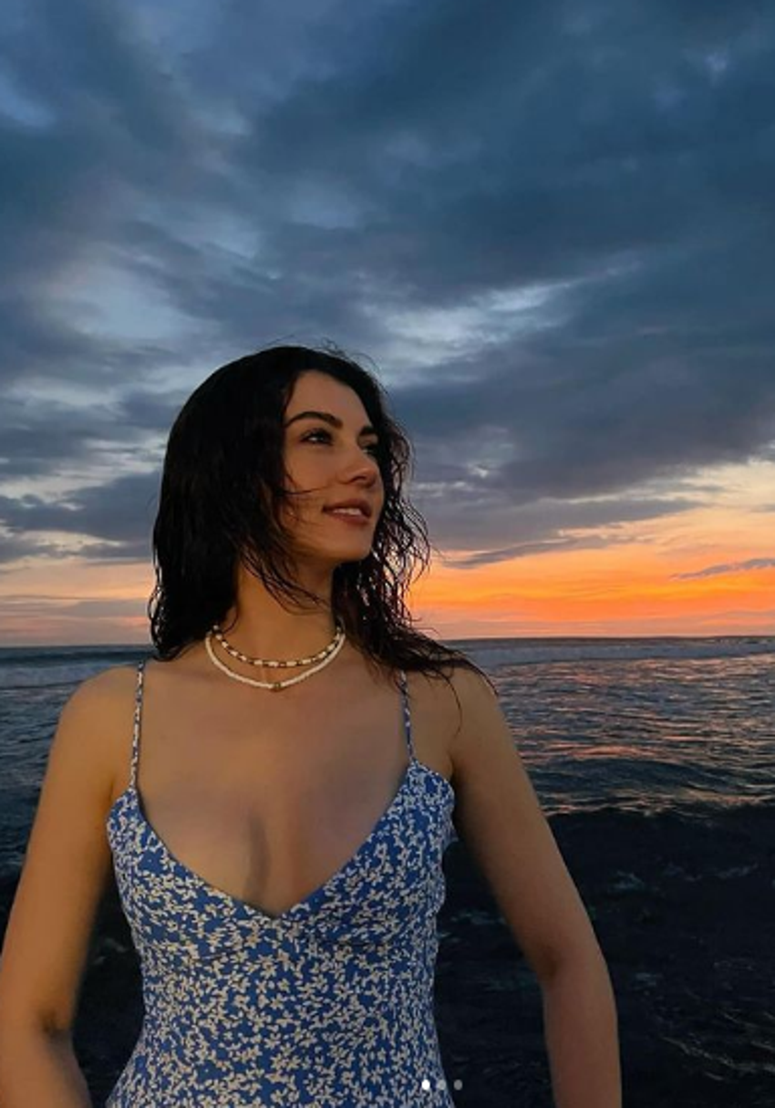 Dizisi final yaptı, Burcu Özberk soluğu Bali'de aldı!