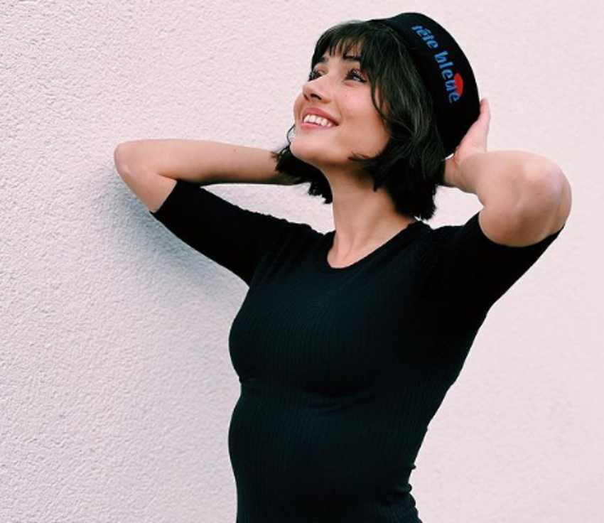 Sevda Erginci'nin derin göğüs dekoltesi gözlerden kaçmadı!