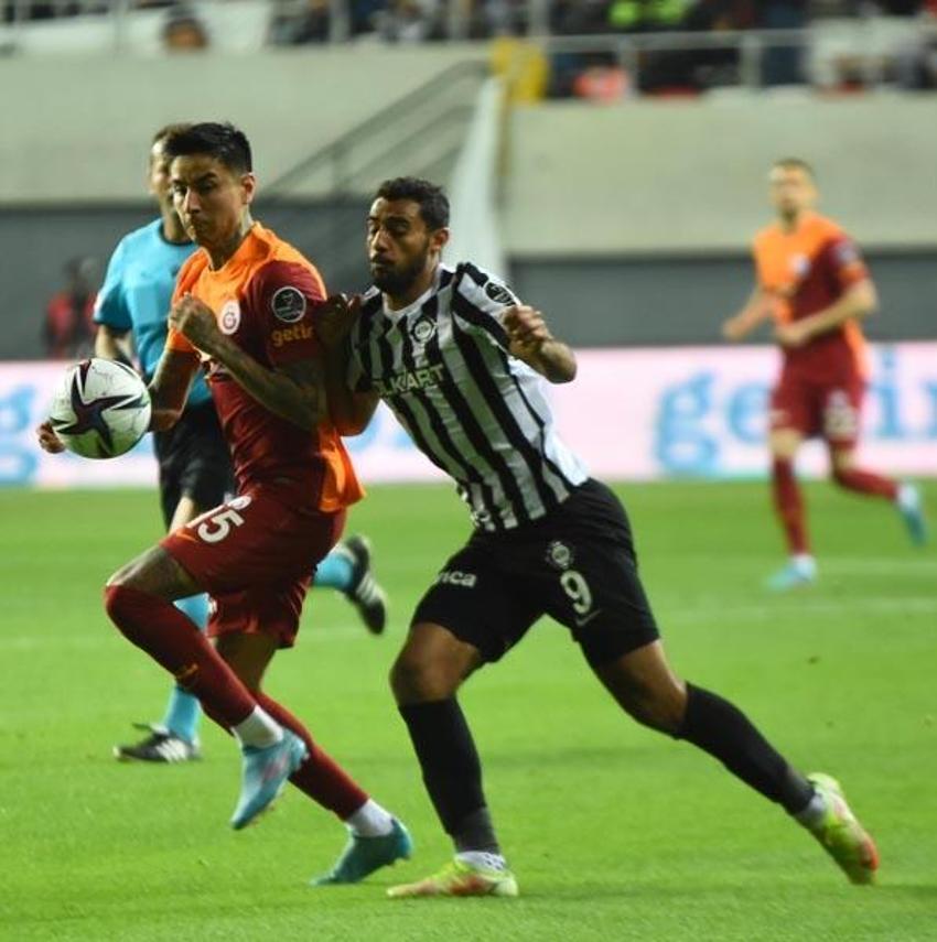 Galatasaray'da inanılmaz gelişme! Eşyalarını toplamış gidiyordu '1 yıl daha kal' dediler