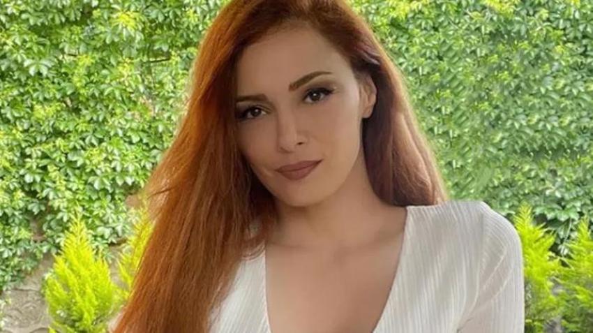 Mine Tugay'ın mini etekli paylaşımına beğeni yağdı! "Hala taş gibi"