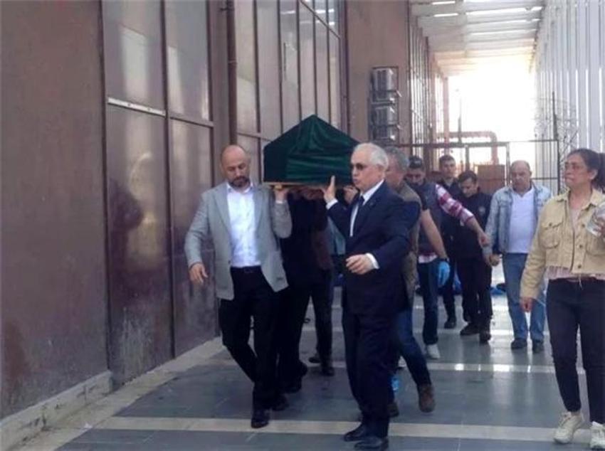Beta Berk Bayındır'ın sevgilisi Simla Ener: Balkon demirlerinden sarkarken gördüm