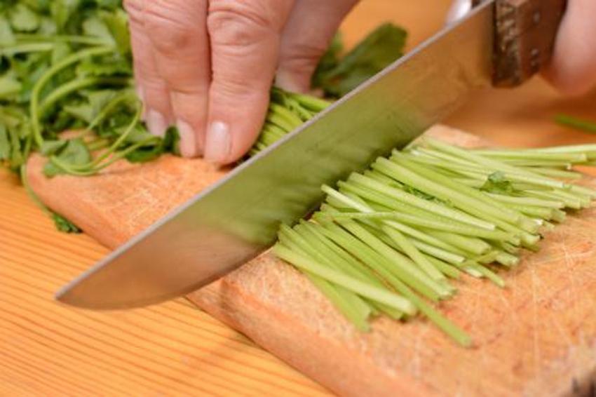 Tip 2 diyabet, kolon kanseri, yüksek tansiyon, alerji ve iltihaplı hastalıklar için şifa! Günde sadece bir tutam yeterli, K, A ve C vitamini...