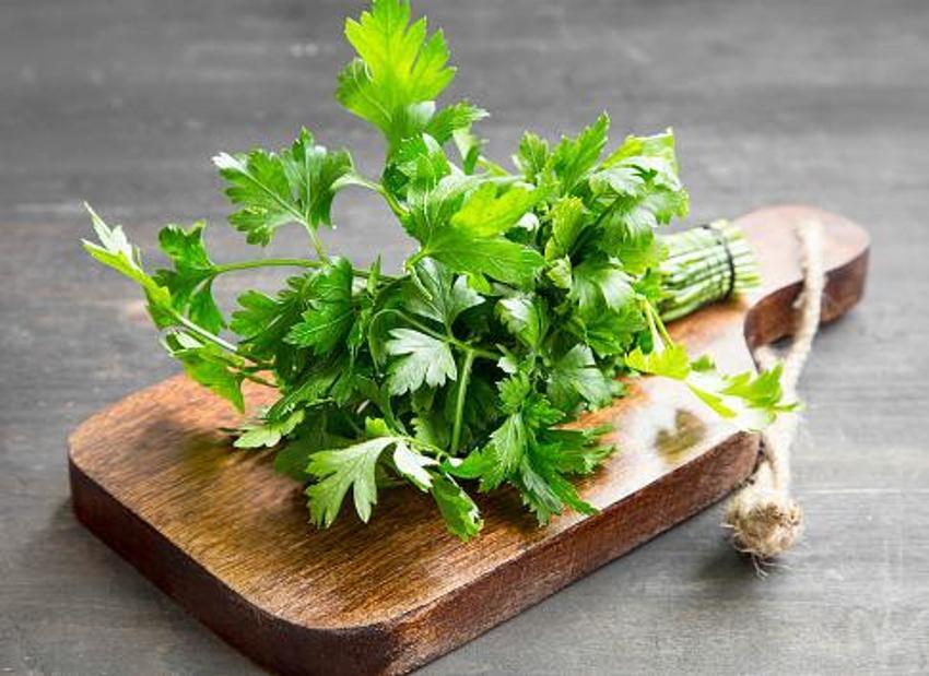 Tip 2 diyabet, kolon kanseri, yüksek tansiyon, alerji ve iltihaplı hastalıklar için şifa! Günde sadece bir tutam yeterli, K, A ve C vitamini...