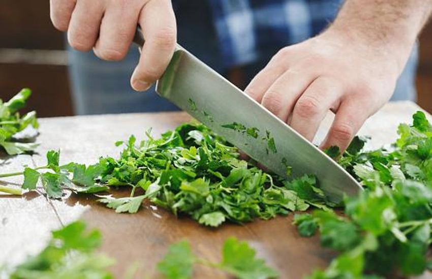 Tip 2 diyabet, kolon kanseri, yüksek tansiyon, alerji ve iltihaplı hastalıklar için şifa! Günde sadece bir tutam yeterli, K, A ve C vitamini...