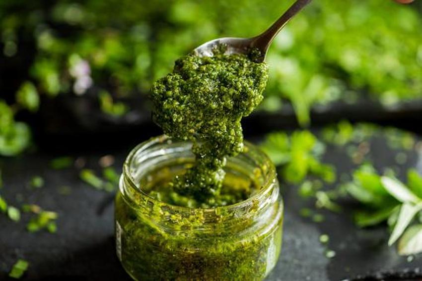 Tip 2 diyabet, kolon kanseri, yüksek tansiyon, alerji ve iltihaplı hastalıklar için şifa! Günde sadece bir tutam yeterli, K, A ve C vitamini...