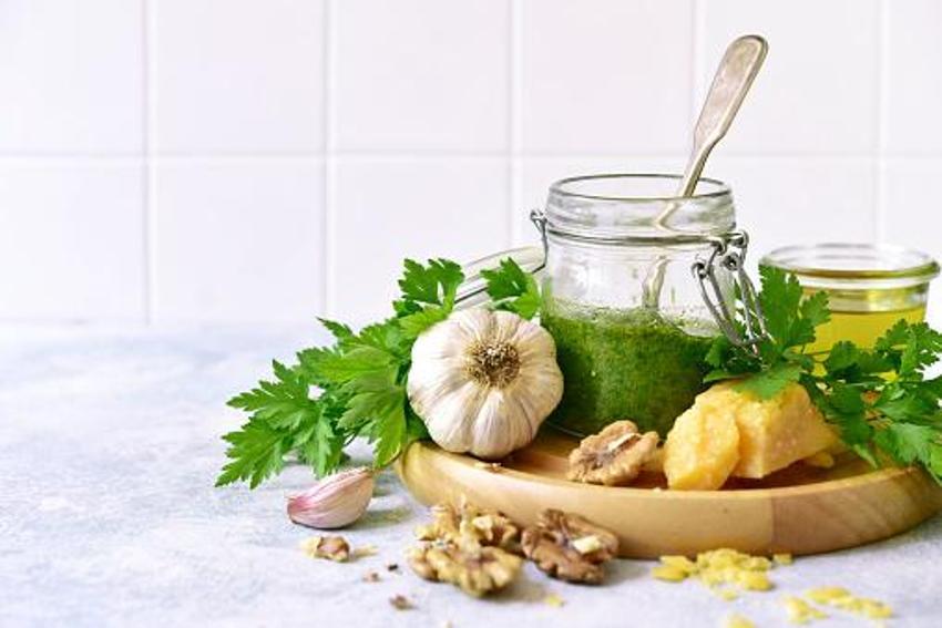 Tip 2 diyabet, kolon kanseri, yüksek tansiyon, alerji ve iltihaplı hastalıklar için şifa! Günde sadece bir tutam yeterli, K, A ve C vitamini...