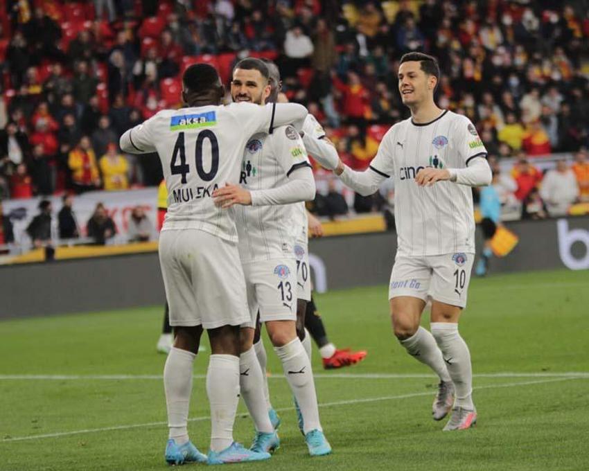 5 bin euro maaşla geldi Süper Lig'de ses getirdi! 10 maçta 11 gol 3 asist