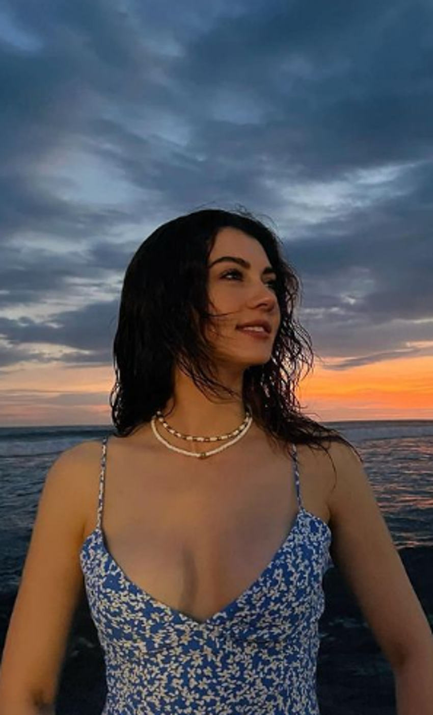 Serkay Tütüncü,Burcu Özberk'in tatil pozlarına kayıtsız kalamadı!