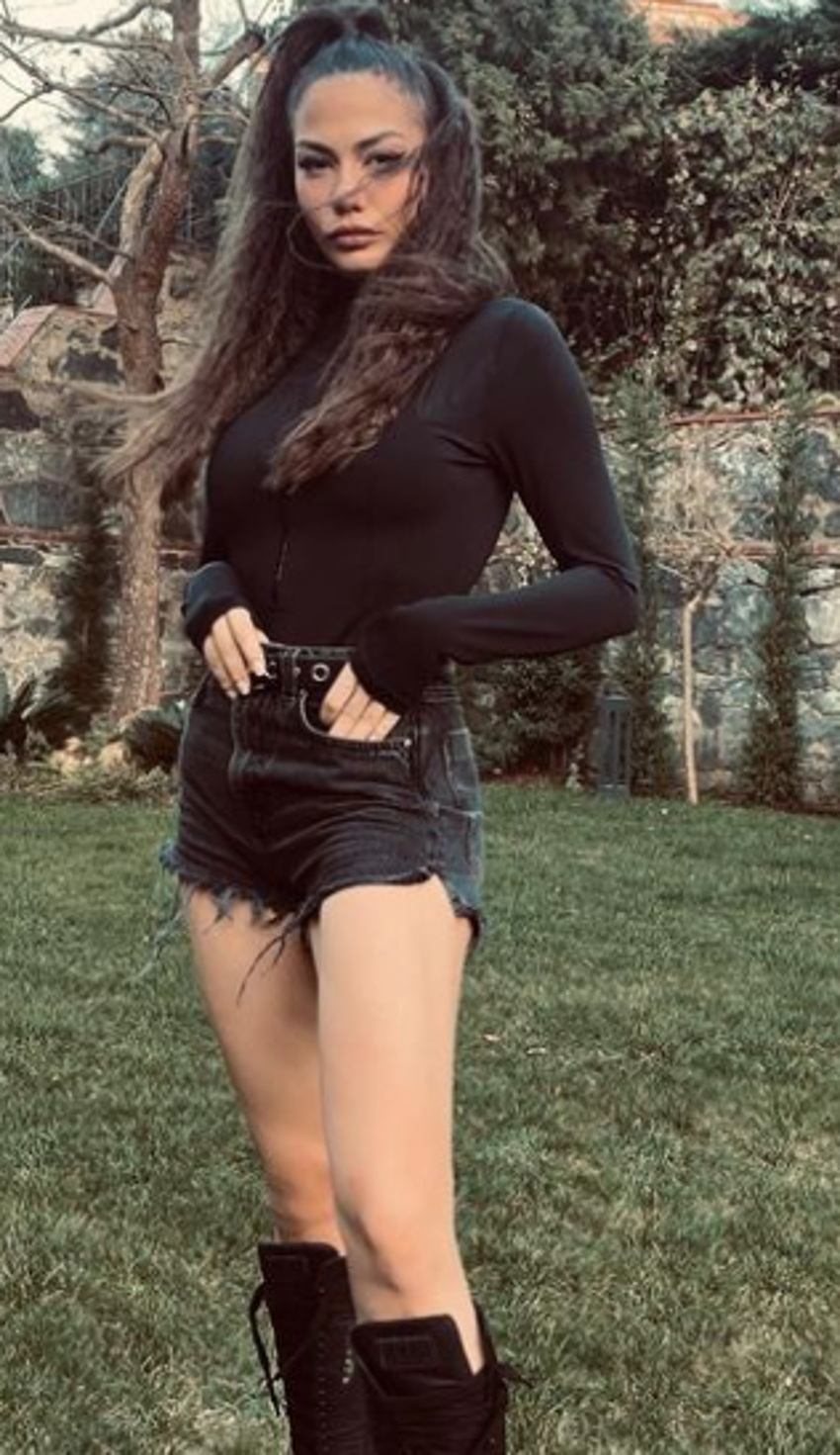 Demet Özdemir'in paylaşımı sosyal medyayı salladı!