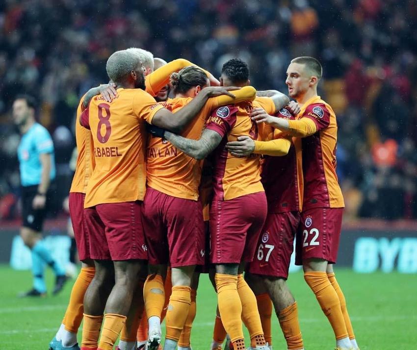 Galatasaray Başkan Adayı Metin Öztürk resmen açıkladı: Türk bir teknik direktöre karar verirsek düşündüğümüz kişi Okan Buruk