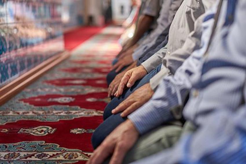 Ramazan Bayramı namaz saatleri belli oldu! Diyanet il il açıkladı